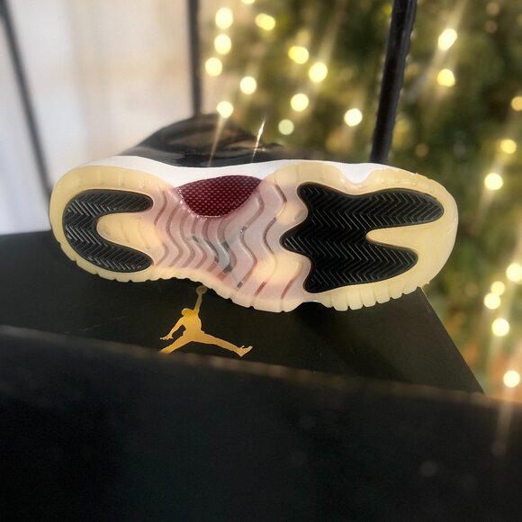 Authentic & New | Air Jordan 11 Retro | Black Red White | Men's 6 / Women's 7.5 - Picture 4 of 7